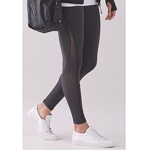 lululemon Deep Breath Tight 28”